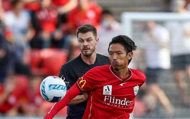 ｢欧州だけじゃない｣!!指宿洋史が2試合連続ゴール含む1G1Aの大活躍!オーストラリアで元日本代表・太田宏介との｢日本人対決実現｣!指宿が体を投げ出して決めた｢超豪快ヘディング弾｣とは?【動画】