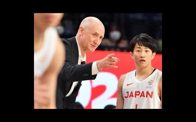 言葉の魔術師ホーバスHCはアメとムチの使い分けが絶妙。活躍した選手に「褒めないよ」と言ったワケ