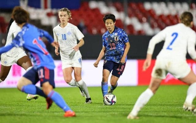 若手とリーグの成長に大きな役割を果たす「母」や「元海外組」らベテランの存在【WEリーグが秘める可能性と、解決すべき喫緊の課題】(2)