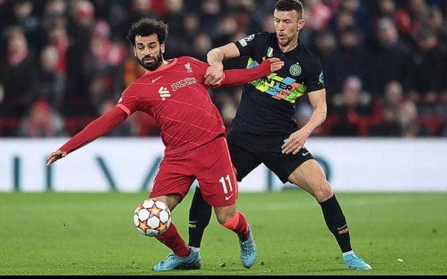 リバプールが初戦のアドバンテージ生かしベスト8進出!　インテルはホームチームに要塞アンフィールドで今季CL初黒星与えるも無念の敗退…《CL》