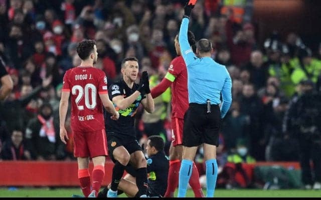 ヴェンゲル氏がファビーニョを非難「賢さと狡猾さの境界線」