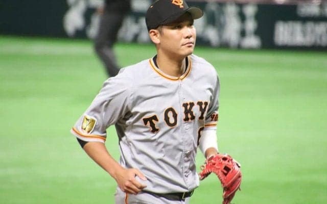 「送球どうなってんの!?」　坂本勇人、倒れ込みながらの“激ムズ併殺”が「美しすぎ」