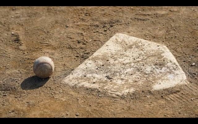 中日の根尾昂が内野手から外野手に登録変更　名手だった立浪監督も現役時代に外野を経験していた