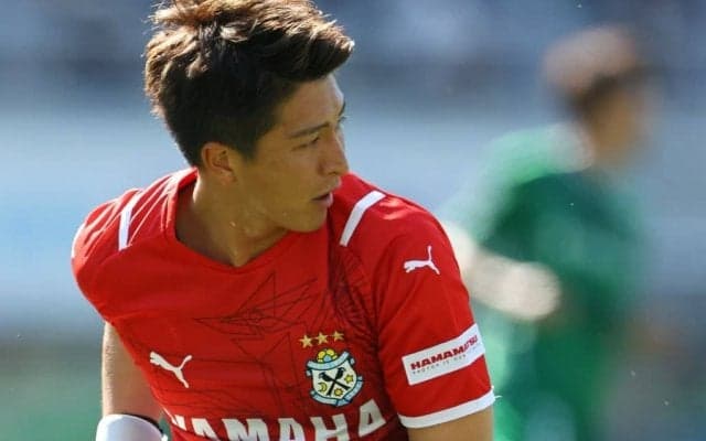 ジュビロ磐田GKが見せた「低弾道・超精密パントキック」が話題に!「エデルソン並み」「4000いいね」の絶賛に「元日本代表MF」もSNSで反応!