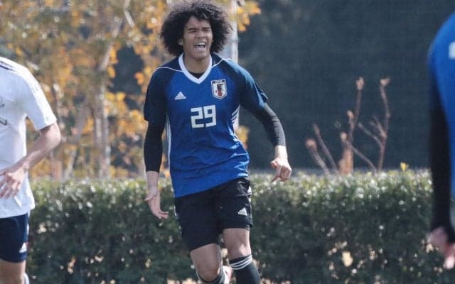 【2022年カタールへ期待の選手vol.99】選手権に始まり、A代表・U-21・高校選抜・そして海外。規格外の17歳DFの未来は?/チェイス・アンリ(尚志高校)