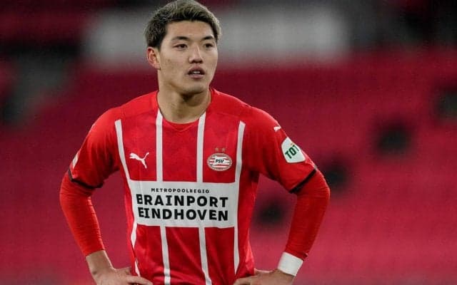 出場5分でダイレクトボレーの堂安律、欧州カップ戦初ゴールも壮絶ドローに「結果に満足はしてない」