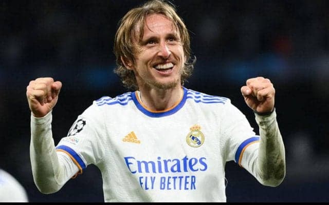 「やっぱり天才」モドリッチが繰り出した“股抜きスルーパス”に称賛「これぞバロンドーラー」