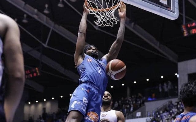 3Qに躍動した島根が西地区頂上決戦を制す…琉球の連勝記録は「20」でストップ