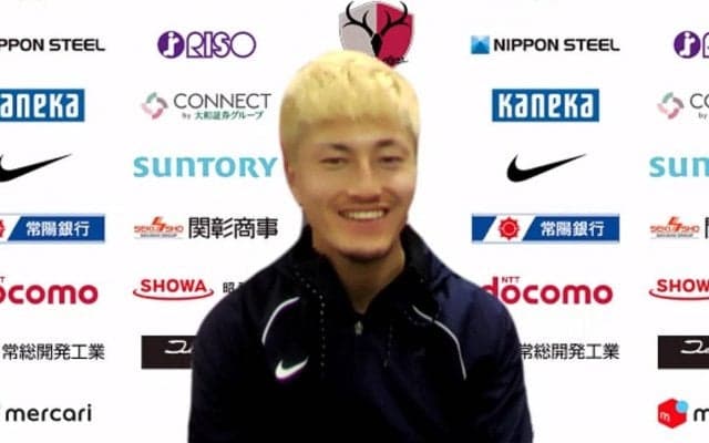 J1通算100試合目をゴールで祝った鹿島FW鈴木優磨、「凄く刺激になった」岩政コーチとの熱い抱擁は「自然に体が」