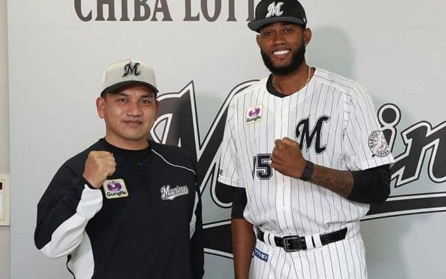 驚異の最速167キロ「私の持ち味」　ロッテ助っ人右腕、3cmデカい206cmだった