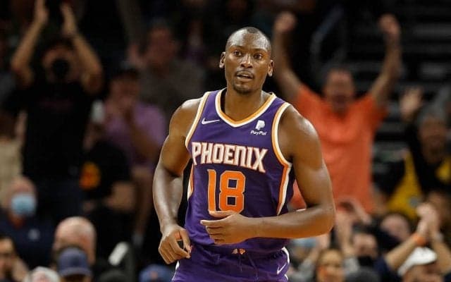 ビスマック・ビオンボがコンゴ民主共和国で病院を建設するために今季年俸全額を寄付