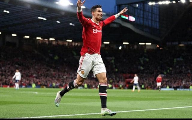 批判をも吹き飛ばす圧巻ハット！　C・ロナウド「とてつもなくハッピーだ！」