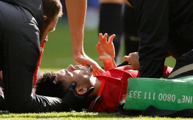 リバプール・南野拓実の同僚FW｢GKのヒザが顔面直撃｣衝撃ゴール!!「勇気ありすぎる飛び込み」で奪ったブライトン戦の｢先制弾｣