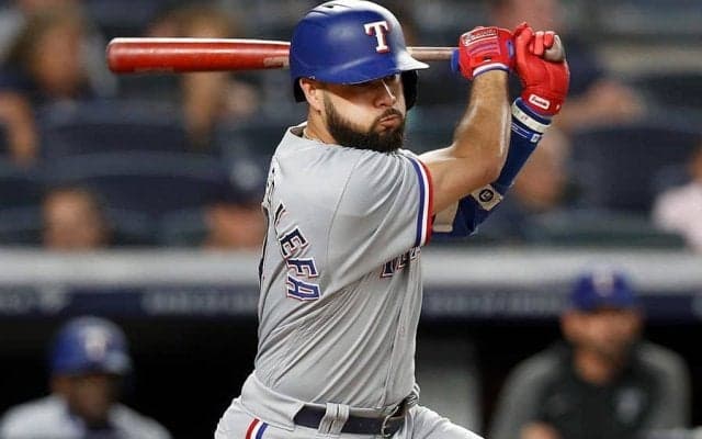 【MLB】1日で“転売”された最強の便利屋　三塁でGG賞＆マスクも被る異色のハワイアン