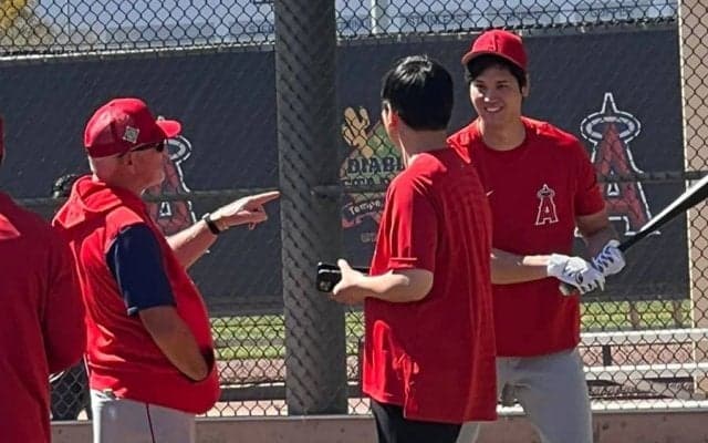 【MLB】大谷翔平、二刀流キャンプインで特大140m弾　指揮官は開幕投手を熟考「アイデアある」
