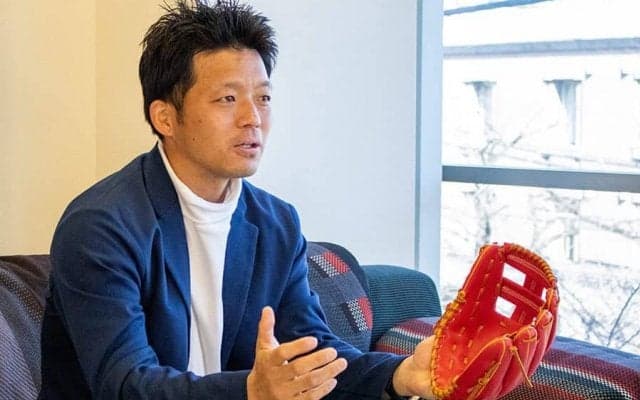 ボールを怖がらずに捕るには？　元燕の名手・大引啓次氏が小学生に提案する“解決法”