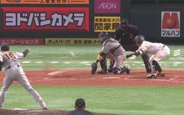 「これはパない」投げたバットで内野安打　鷹ドラ4の“執念打法”が「究極の曲芸打ち」