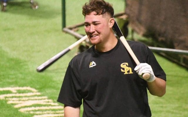 鷹リチャード、OP戦1号は川島慶三のおかげ？　“置き去り”バットで開幕スタメンへ前進