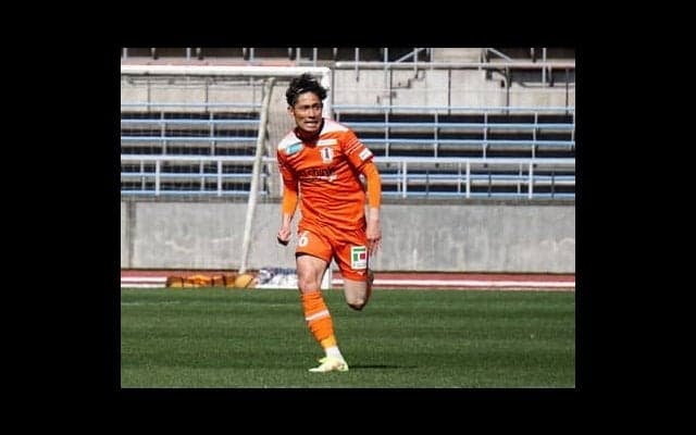 森脇良太「俺、もう無理っす」から愛媛FCに15年ぶりの復帰。「もとはネガティブ」な男はなぜムードメーカーになったのか