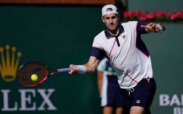 テニスに現れた208cm巨人選手　「身長差ありすぎ」の対決が海外話題「オーマイガー」