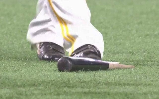 「こんな投手パ・リーグきたらあかん」　容赦なき“バット2本粉砕”が「これは無双」