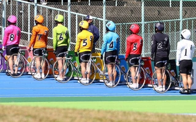 無観客の卒業記念レース