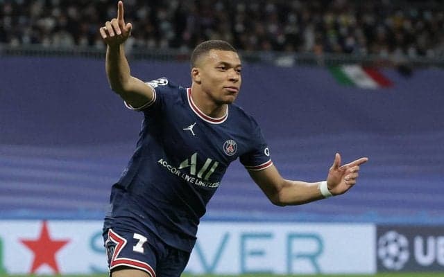 ムバッペの左腕に“虹色”に輝く超高級腕時計！「ウブロ」の新キャンペーンにモデルに