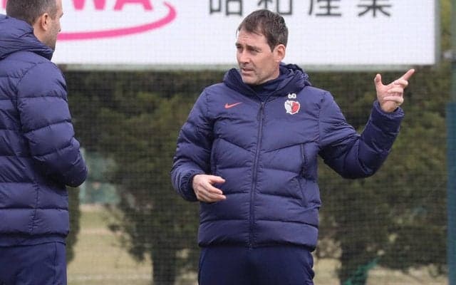 初めての“ひらがな”も上手? 鹿島のレネ・ヴァイラー監督の意外な才能に驚き