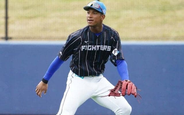 日本ハム注目株に「新庄を重ねてる自分がいる」　捕球前の一瞬“ピョン”に驚き