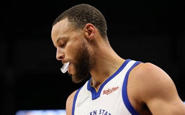 ステフィン・カリーが左足の靭帯ねんざで無期限離脱…POには復帰見込みの報道も