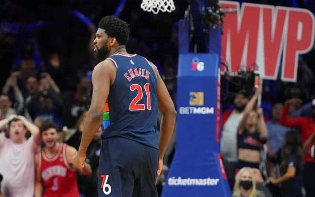 36年ぶりの珍事？　平均得点トップ3のエンビード、ヤニス、レブロンが0.4得点差の大混戦