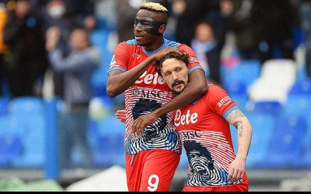 オシムヘンが2戦連続ドッピエッタ！　連勝ナポリが暫定首位に浮上《セリエA》