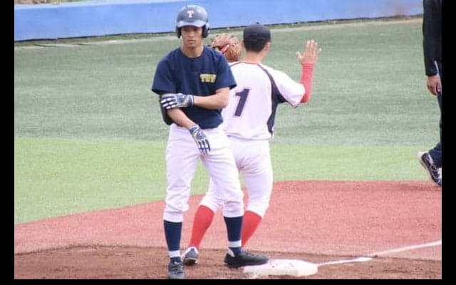 [硬式野球] 先制許すも打線つながり流経大に勝利