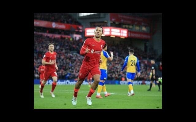 「相手の逆を取る」華麗な足ワザテクニックとは。日本の名ドリブラーが実演・解説