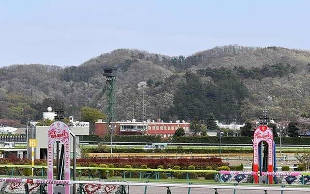 【JRA】パークウインズ福島競馬場、27日までの指定席発売見合わせ