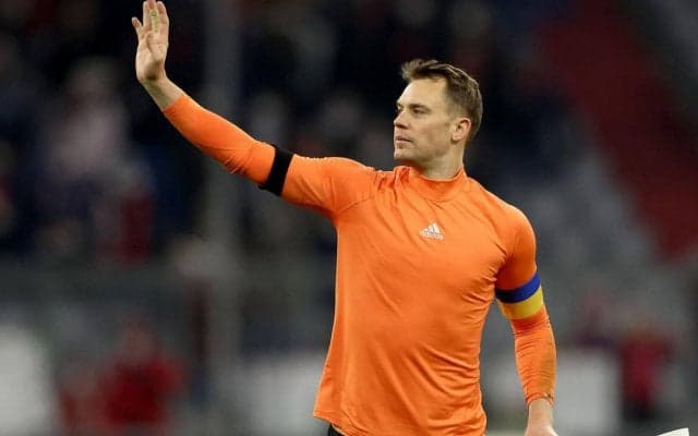 何故そこにGKが？ 意味不明、味方3人より前でノイアーが鮮やかなサイドチェンジを決め話題沸騰