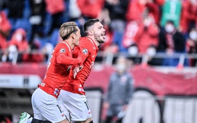 「一人だけ欧州リーグ！」浦和の新たな10番モーベルグのプレーは「浦和を優勝に導くカギ」となるか!?