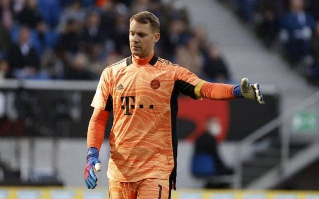 「GKが味方5人よりも前に出てプレー」マヌエル・ノイアーが右サイドバックの位置から華麗なサイドチェンジ!「ゲームのFIFAか」と話題