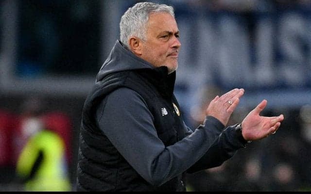 モウリーニョ、ダービー完勝で選手たちを労う　「余分な称賛も彼らに」