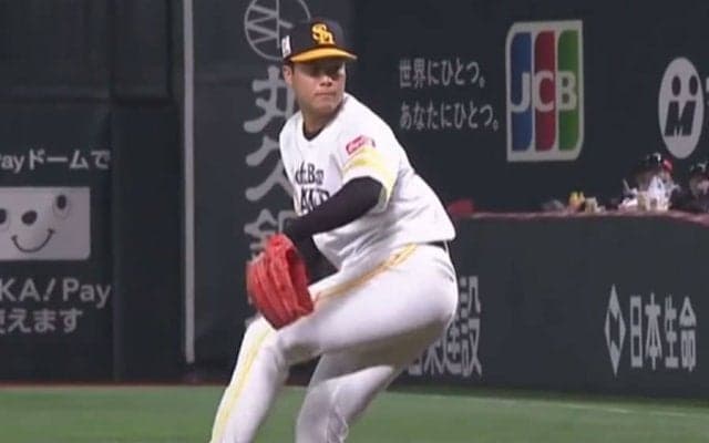 打者唖然の「お化けフォーク2号」　支配下奪取の鷹右腕は「なんでこれで戦力外なん」