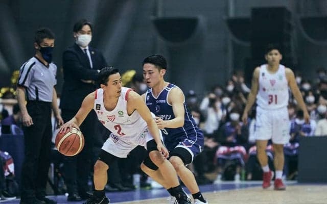 “ユウキ対決”は河村勇輝が価値あるスティールに加え12アシストで勝利に貢献…富樫勇樹は16得点
