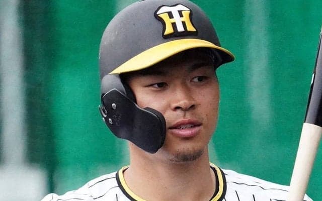 「なんでこれでフェンスまでいくんだよ」　阪神佐藤輝、“軽打”なのに「飛びすぎ」