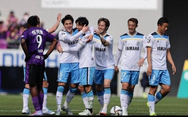 磐田FW大津祐樹が32歳のバースデーで妻の久富アナと息子との3ショット!日本代表・吉田麻也らロンドン五輪世代からも祝福の声