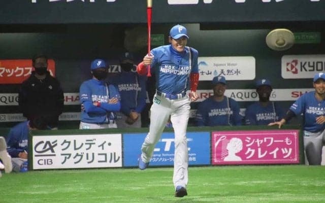新庄剛志監督の“ド派手始球式”にMLB公式も注目　「ビッグボスの時代が始まる」