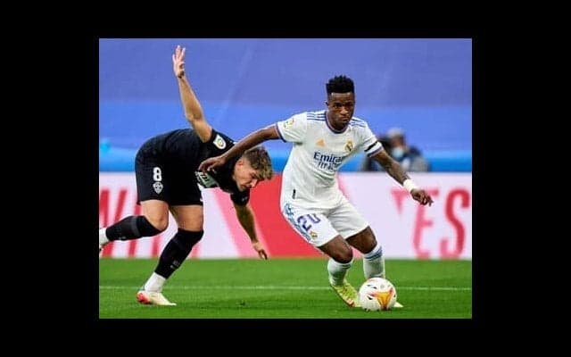 ヴィニシウスの相手を抜き去るテクニックを大解剖。日本の名ドリブラーが徹底解説