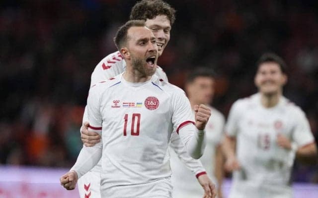 衝撃の「試合中の心停止」からの復活ゴール!!｢不屈の男｣クリスティアン・エリクセンが「デンマーク代表復帰戦」でオランダ代表相手に圧巻ゴール!!