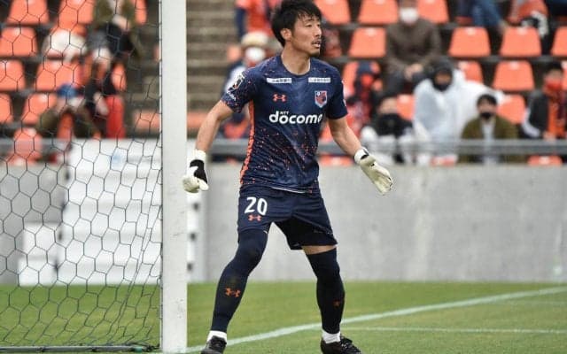 Jリーグ史に残る珍事! 31歳でJリーグデビュー→GK2人が負傷し急造GKに抜擢、大宮MF栗本広輝が主役に