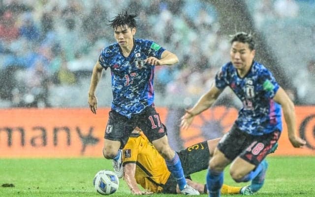 【サッカー日本代表現地ルポ・DAZNには映らなかったオーストラリア戦の裏側(2)】「視界不良の大雨」と「大きな役割」を果たした2人のベテラン選手
