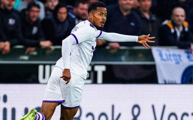 「モデルさんみたい」FW鈴木武蔵が抜群のプロポーションを発揮！ “ファッション誌風ショット”にファンも驚き「映画の世界ですね」