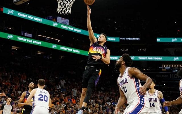 東西の強豪対決はサンズに軍配…ニックスはバークスがクラッチ3Pを沈めて接戦制す／NBA